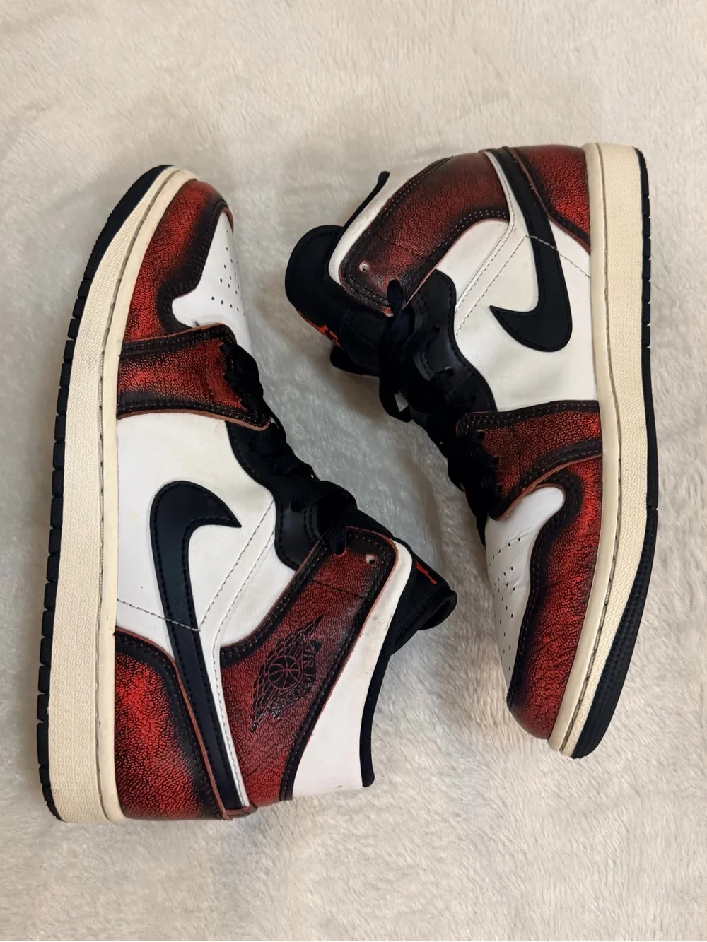 Jordan 1 Mid Wear-Away Infrared Chicago Men’s Size 8.5 - #DV9565-006